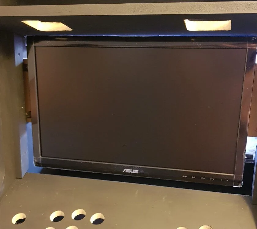 hacer maquina arcade Poniendo el monitor para mueble arcade