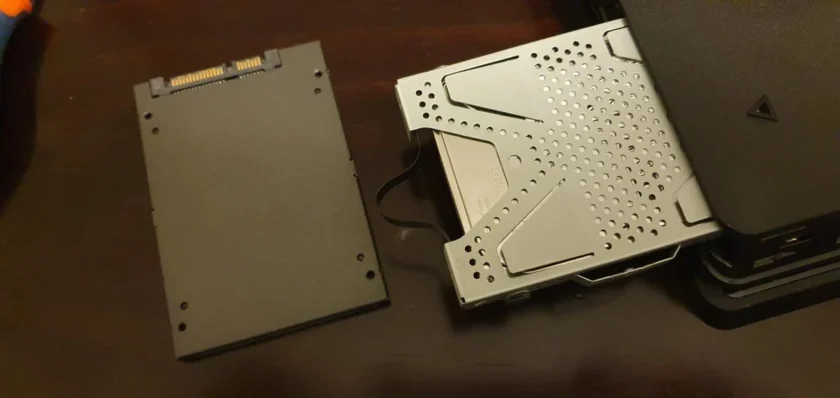 retirando el disco duro hdd de ps4
