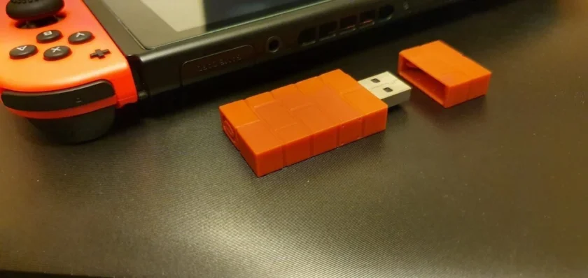 Adaptador 8BitDo para conectar un mando de PS4 a Nintendo Switch