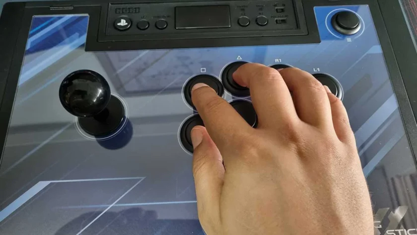 cómo coger un arcade stick